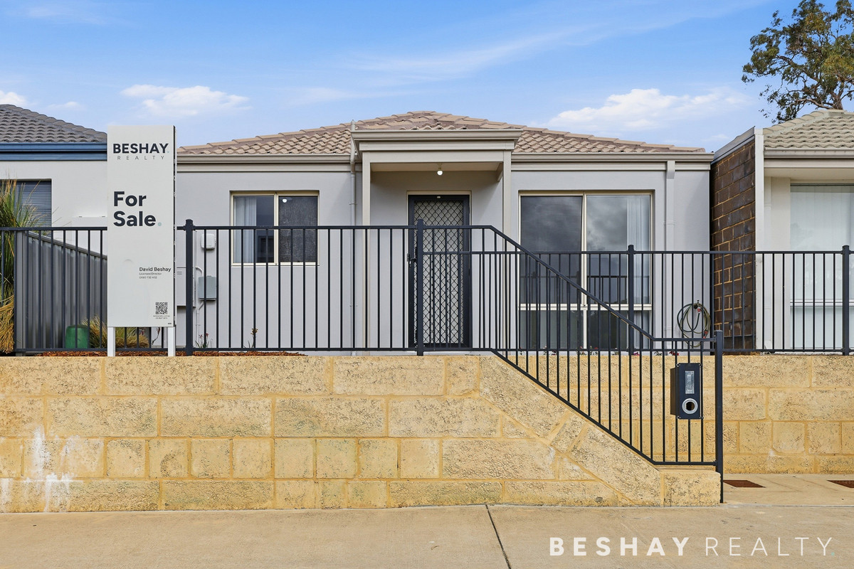 4 Clarendon Circuit, Lakelands WA 6180
