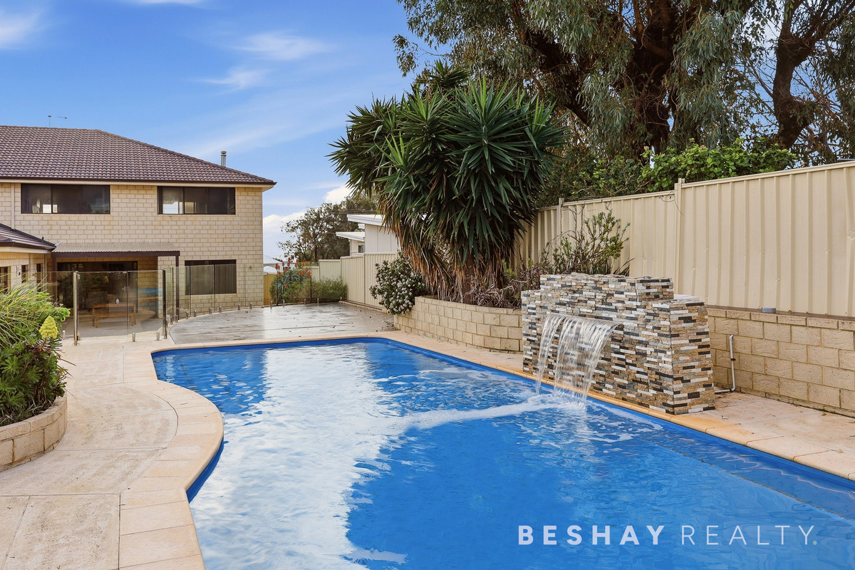 31 Janis Street, Halls Head WA 6210